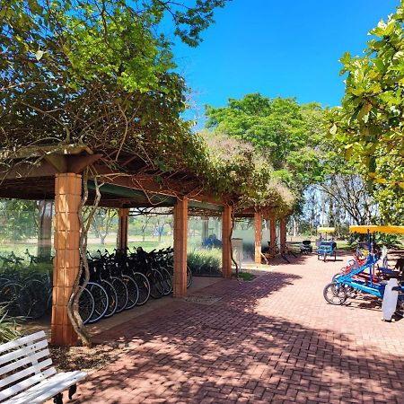 Com Piscina Recanto Do Lago No Santa Barbara Resort Residence 阿瓜斯-迪圣巴巴拉 外观 照片