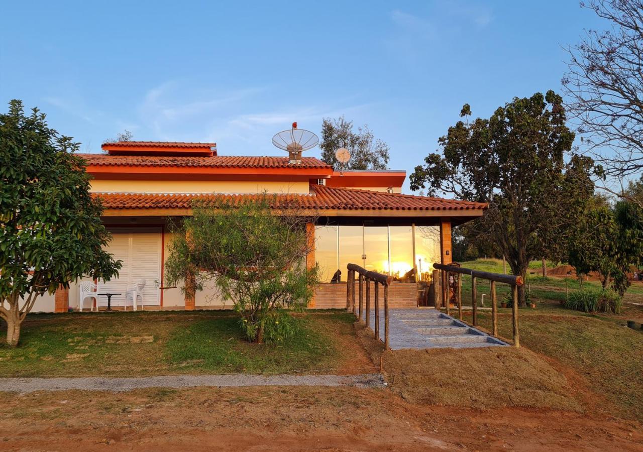 Com Piscina Recanto Do Lago No Santa Barbara Resort Residence 阿瓜斯-迪圣巴巴拉 外观 照片